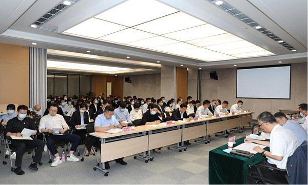 gg扑克
召开集团公司干部大会 深入学习贯彻习近平总书记来陕考察重要讲话