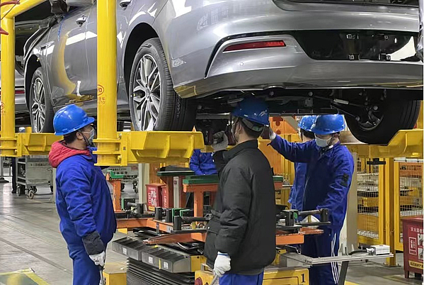 2西安比亚迪的汽车生产线.jpg 2西安比亚迪的汽车生产线.jpg