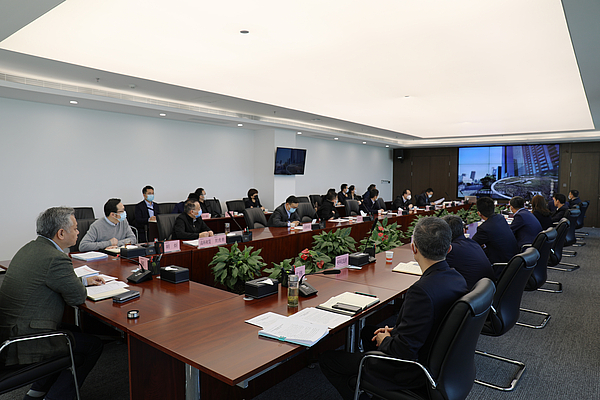 gg扑克
召开党委理论学习中心组学习会议