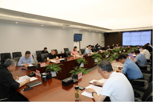 西安gg扑克
党委理论学习中心组集体学习习近平总书记在听取陕西省委和省政府工作汇报时的重要讲话精神